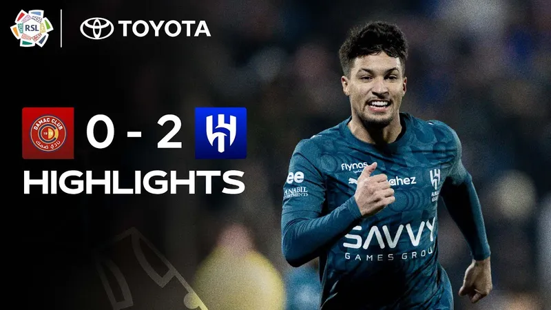 Cầu thủ Al Hilal và Damac tranh chấp quả bóng trên sân cỏ - Lịch sử đối